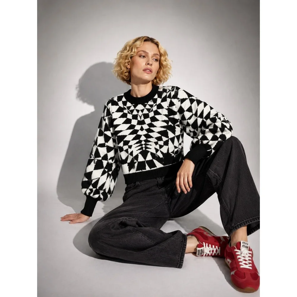 Farm Rio Black White Geometric Graphic Cropped Knit Sweater Womens Small